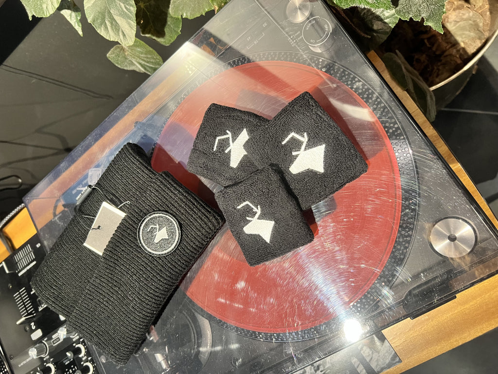 ICON WRISTBAND - BLACK
